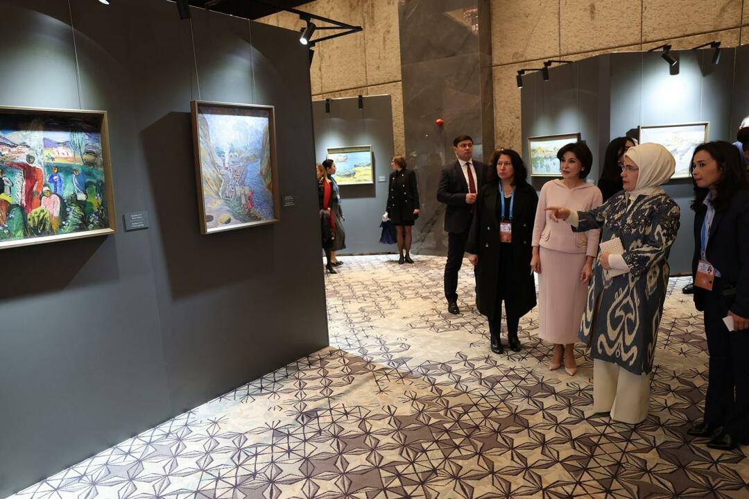 Η Εμινέ Ερντογάν επισκέφθηκε την Έκθεση Χρωμάτων του Ουζμπεκιστάν στη Σαμαρκάνδη