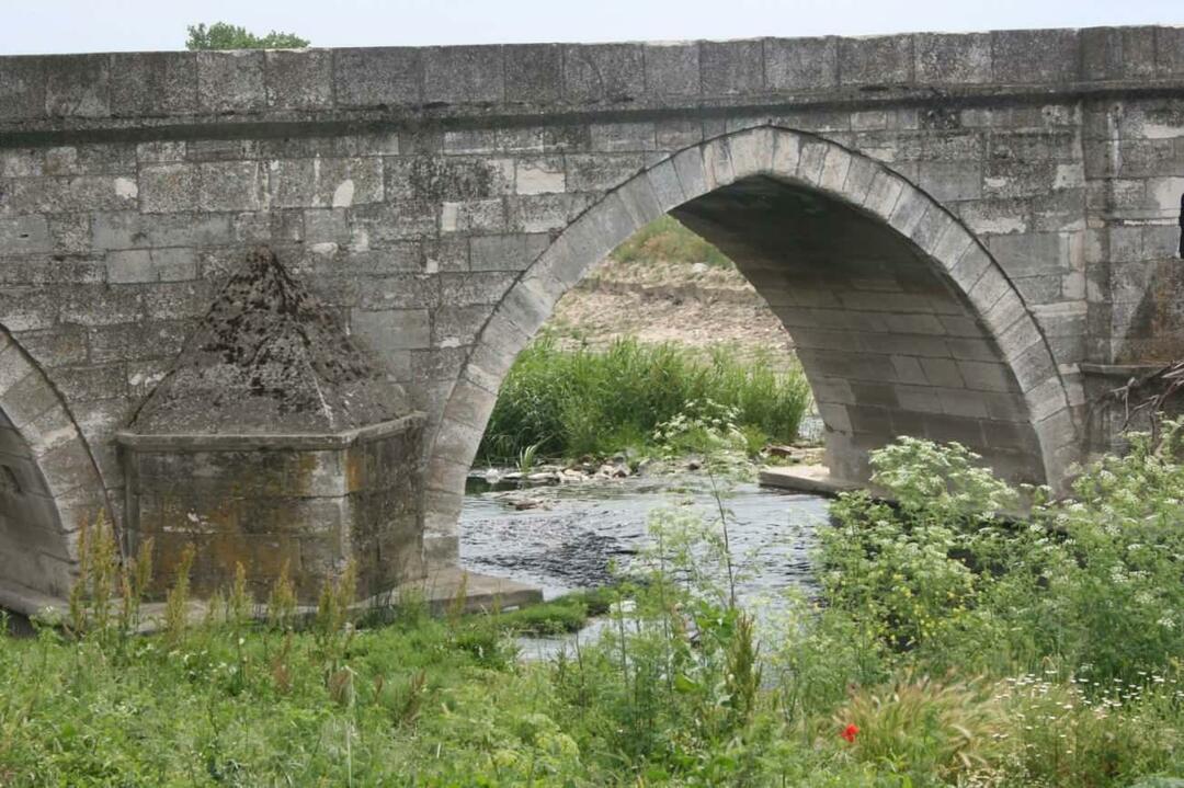 Κουφώματα από τη γέφυρα Sokullu Mehmet Pasha