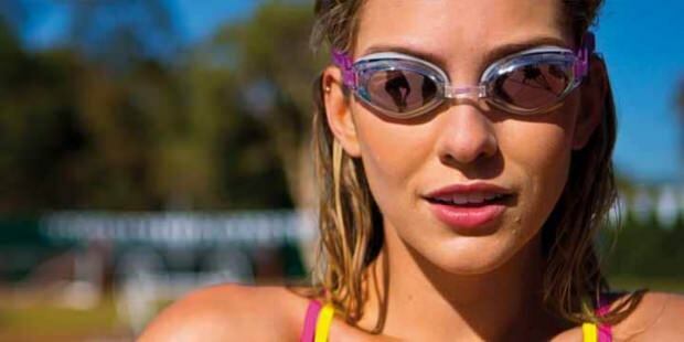 Πώς να αφαιρέσετε τη συμπύκνωση στα γυαλιά του κολυμβητή;