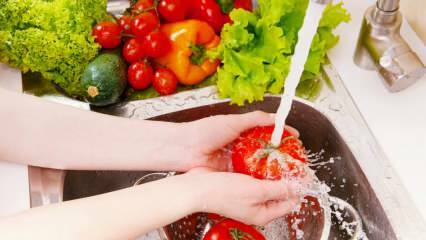 Πώς πρέπει να πλένονται τα φρούτα και τα λαχανικά; Η επιστημονική επιτροπή προειδοποιεί: Αυτά τα σφάλματα προκαλούν δηλητηρίαση!
