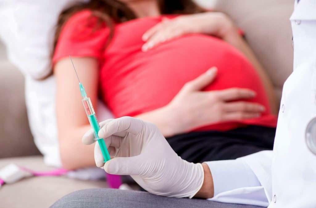 Σε ποιους μήνες της εγκυμοσύνης πρέπει να γίνεται το εμβόλιο της γρίπης;