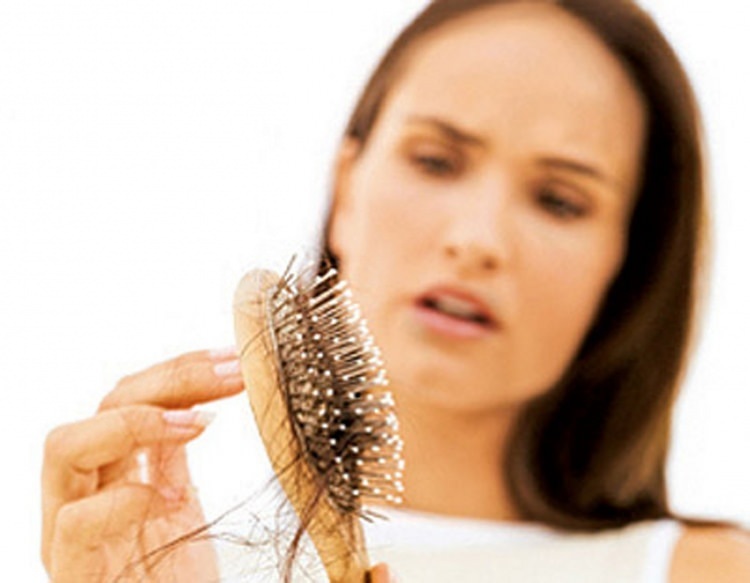 Το ξύσιμο των μαλλιών αποτρέπει την απώλεια;