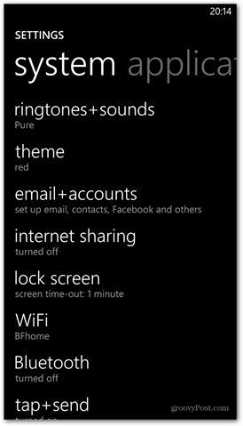 Το Windows Phone 8 προσαρμόζει τις ρυθμίσεις της οθόνης κλειδώματος