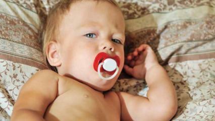 Είναι επιβλαβές να κουνάς τα μωρά όρθια; Πώς να σταματήσετε τη συνήθεια να λικνίζεστε όρθιος;