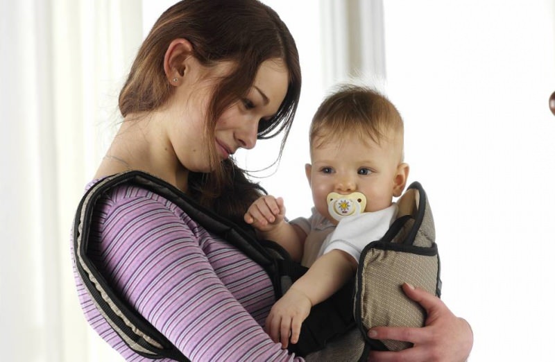 Πόσο χρονών πρέπει να χρησιμοποιείται το καγκουρό σε μωρά; Χρήση καγκουρό σε αγόρια και κορίτσια