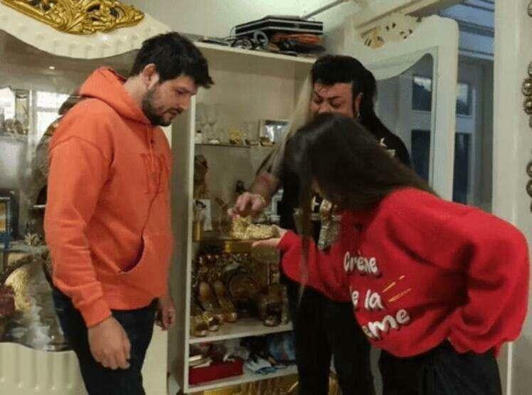 Ο Fırat Albayram και η Ceyda Town Cobra επισκέφτηκαν το σπίτι του Murat 