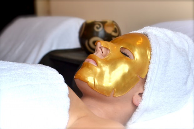Τα οφέλη της χρυσής μάσκας στο δέρμα
