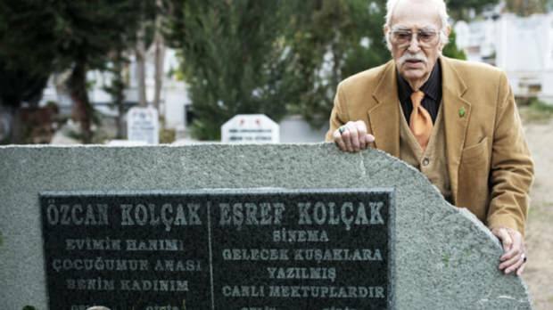 Μια κηδεία πραγματοποιήθηκε για τον Eşref Kolçak