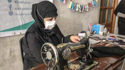 Τα ρούχα που επισκευάστηκαν από εθελοντές ράφτες από το Idlib γίνονται μια γιορτή για τα παιδιά