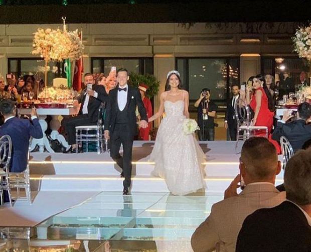 Ο γάμος του ζευγαριού Mesut Özil και Amine Gülşe φαινόταν γόνιμος!