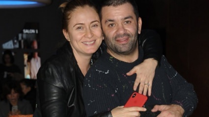 Υποστήριξη της Ceyda Düvenci και της συζύγου του Cem Yılmaz