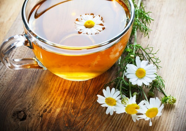 Τσάι χαμομήλι με μέλι