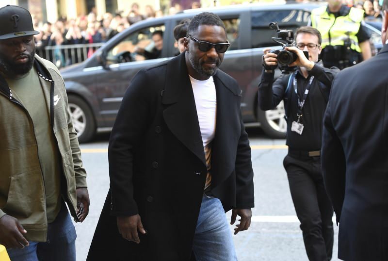 Ο ηθοποιός του Fast and Furious Idris Elba έχει έναν κοροναϊό! Η Elba μίλησε για τη διαδικασία απομόνωσης