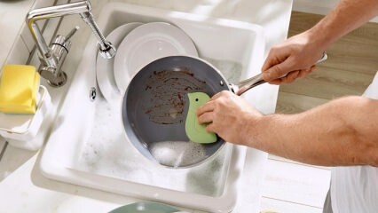 Πώς να καθαρίσετε ένα καμένο τηγάνι;