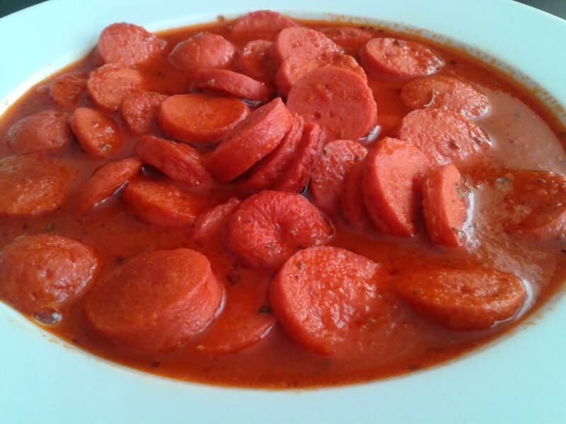 Πώς να φτιάξετε λουκάνικο με πάστα ντομάτας για πρωινό; Συνταγή λουκάνικων λουκάνικων