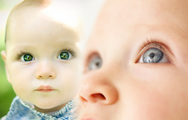 Φόρμουλα υπολογισμού χρώματος ματιών για μωρά! Πότε το χρώμα των ματιών είναι μόνιμο στα μωρά;