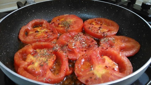 μαγειρεμένες ντομάτες