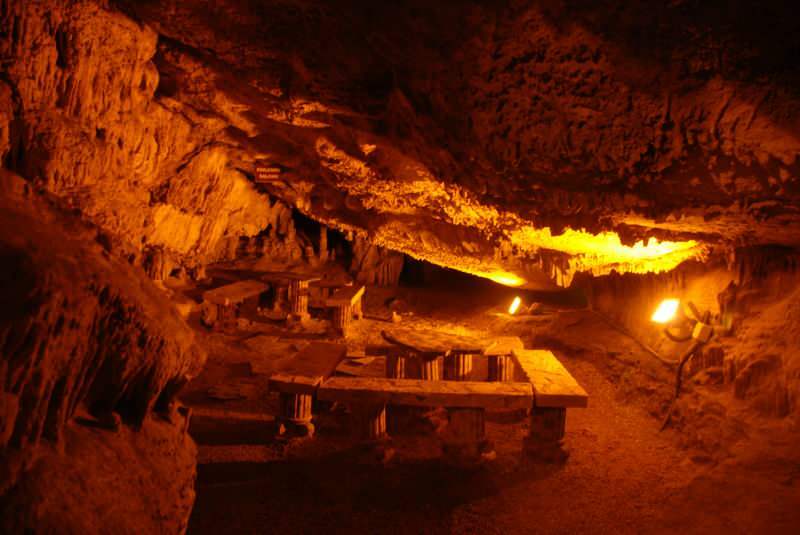 Σπήλαιο Φακίλι