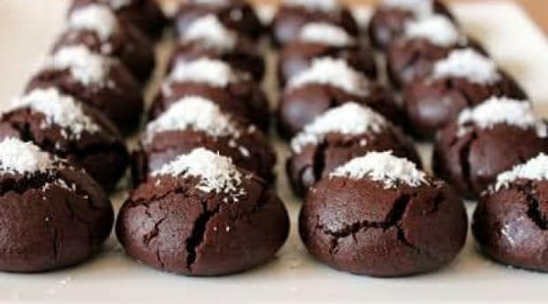 Πώς να φτιάξετε τα ευκολότερα μπισκότα brownie; Συνταγή υγρών μπισκότων κακάου