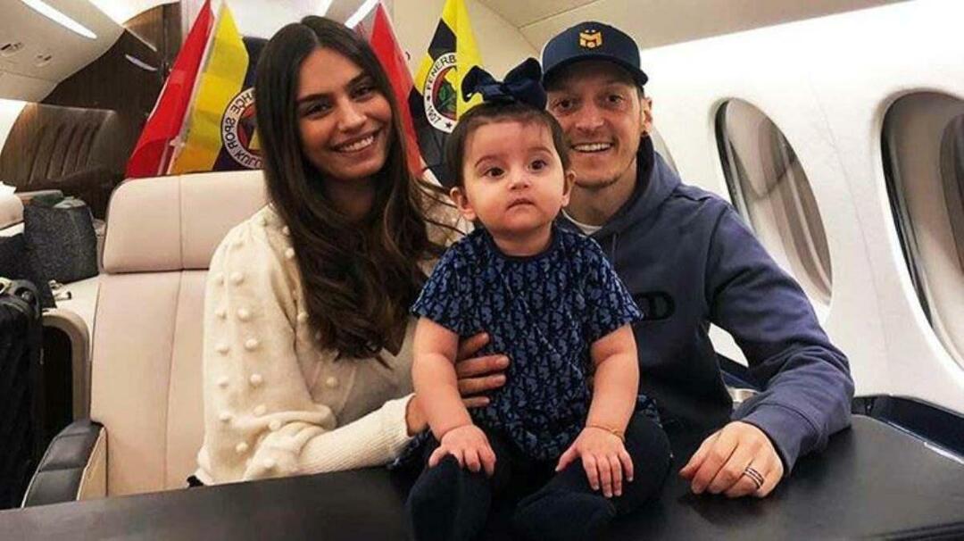 Η Amine Gülşe, ο Mesut Özil και η κόρη τους Eda