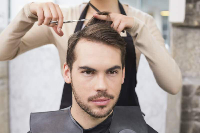 Πώς γίνεται το ευκολότερο ξύρισμα γένια μαλλιών; Ο ευκολότερος τρόπος για να κόψετε τα μαλλιά των ανδρών στο σπίτι
