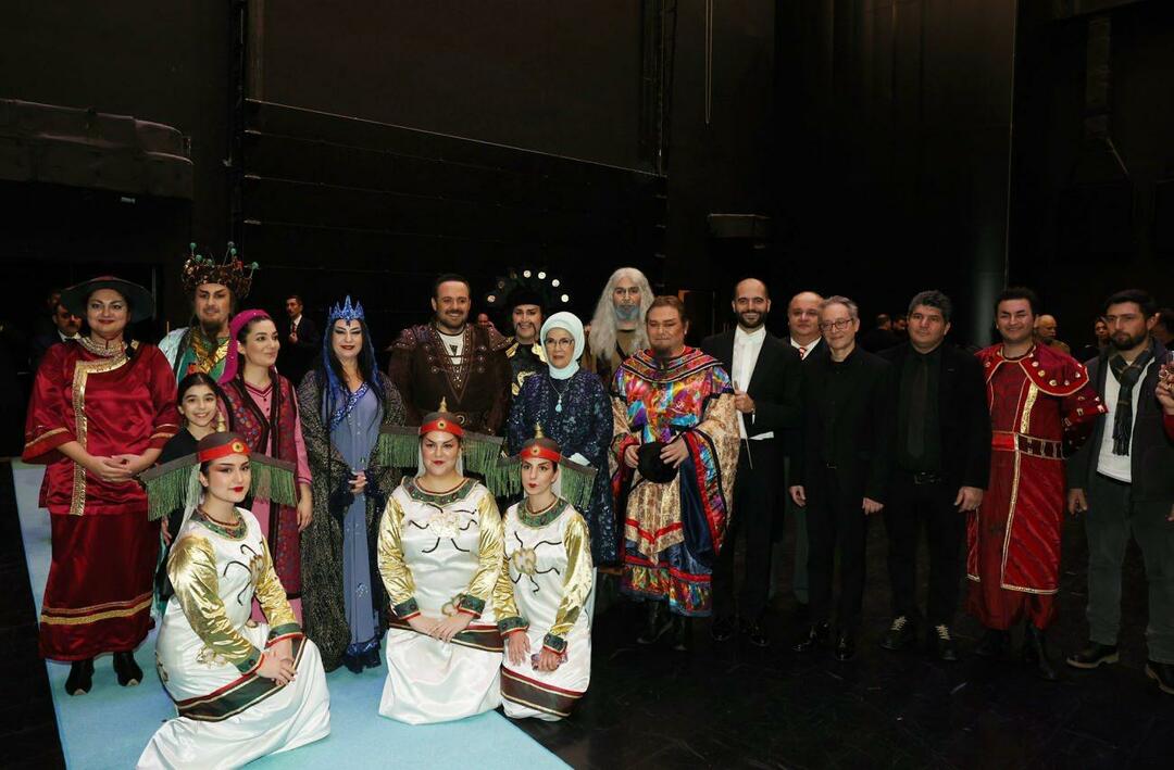 Η Εμινέ Ερντογάν παρακολούθησε την όπερα Turandot
