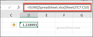 Ένας τύπος Excel SUM που χρησιμοποιεί μια περιοχή κελιών από ένα διαφορετικό αρχείο Excel