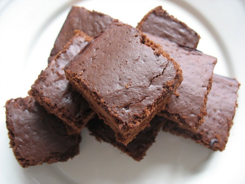 Πώς να φτιάξετε το πιο εύκολο κέικ brownie; Συμβουλές για την κατασκευή κέικ brownie