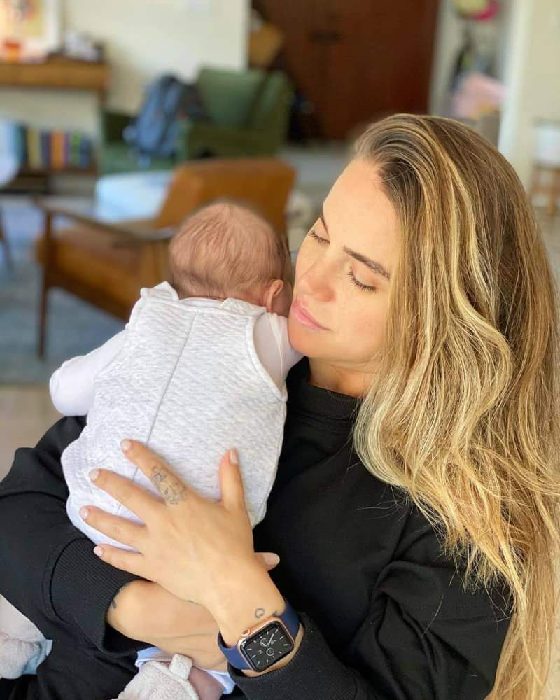 Η αλλαγή της ηθοποιού Ceyda Ateş αφού πήρε το μωρό της στην αγκαλιά της!