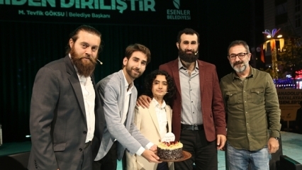Ανάσταση Οι παίκτες του Ertuğrul παρακολούθησαν την εκδήλωση «Ανάσταση του Ραμαζανιού»