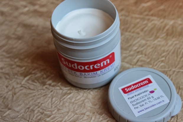 Τι είναι το Sudocrem; Τι κάνει το Sudocrem; Ποια είναι τα οφέλη του Sudocrem στο δέρμα;