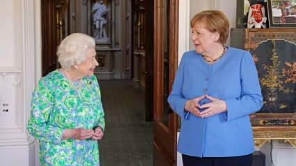 Βασίλισσα Ένα ιδιαίτερο δώρο από την Ελισάβετ στην Γερμανίδα Πρόεδρο Άνγκελα Μέρκελ!