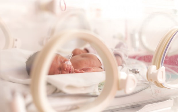 Γιατί τα νεογέννητα βρέφη επωάζονται;