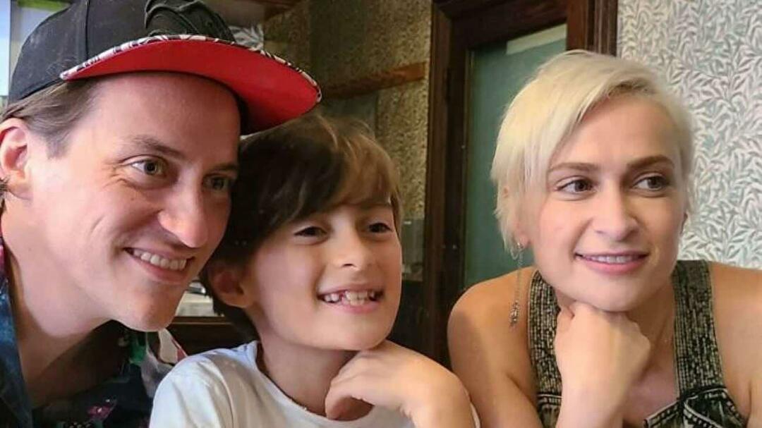 Η Halyna Hutchins με τον σύζυγό της Matthew Hutchins και τον γιο τους