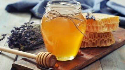 Μάσκα με μέλι για τα σπυράκια