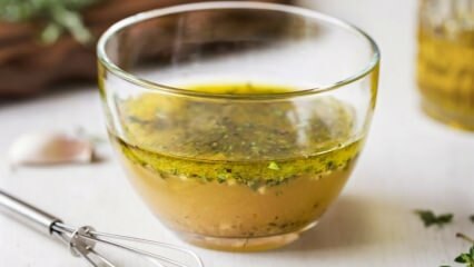 Συνταγή σάλτσας που τρώει σαλάτα ακόμα κι αν δεν τρώτε λαχανικά