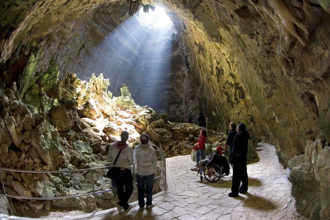 Σπήλαια Grotte di Castellana
