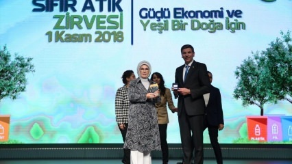 Η πρώτη κυρία Erdoğan: Το φορτηγό απορριμμάτων δεν εισέρχεται στο Kulliye