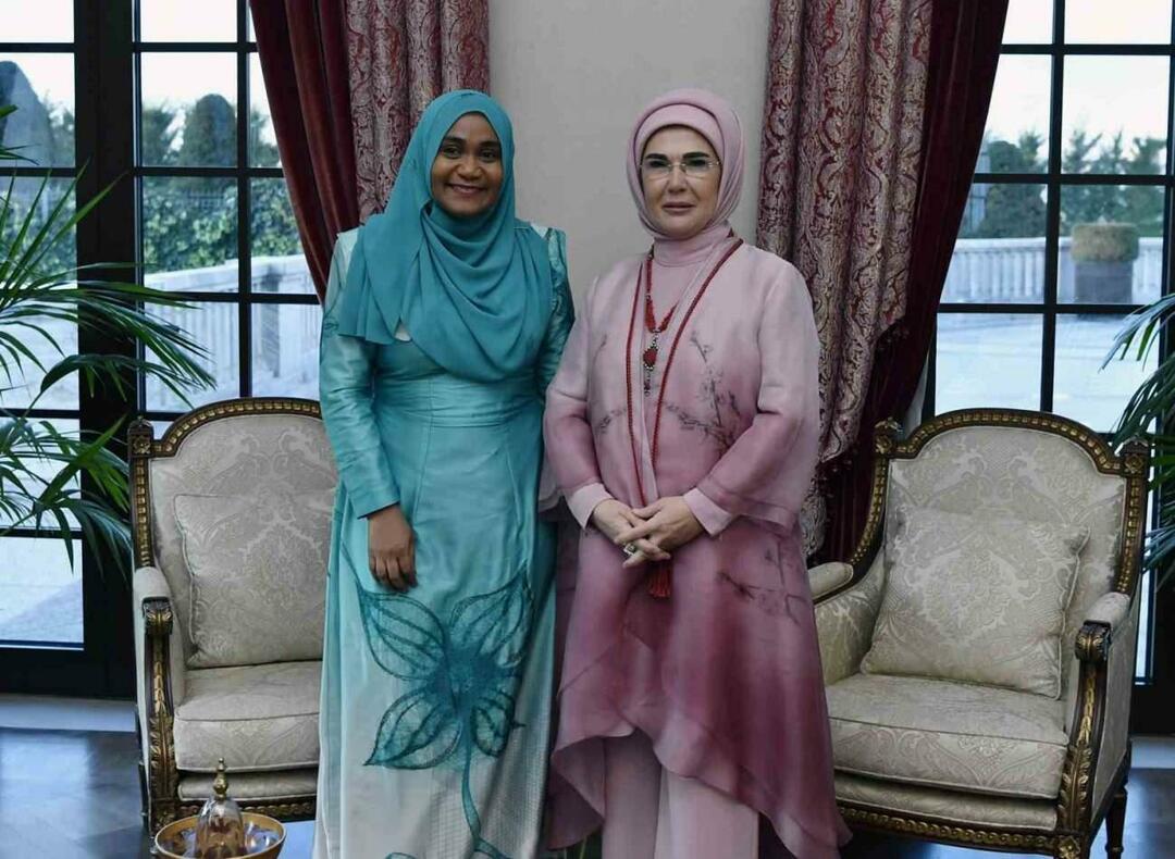 Η Πρώτη Κυρία Ερντογάν συναντήθηκε με τη Sajidha Mohamed, σύζυγο του προέδρου των Μαλδίβων Muizzu