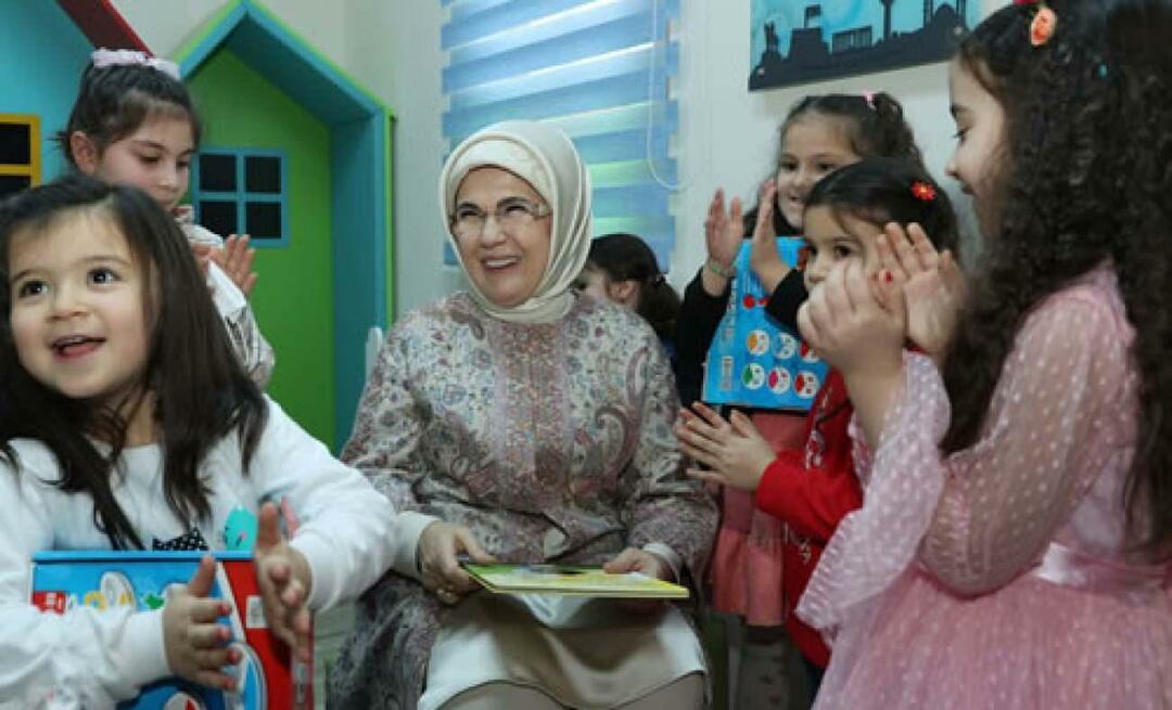 Εμινέ Ερντογάν: Ελάτε κορίτσια στο σχολείο!