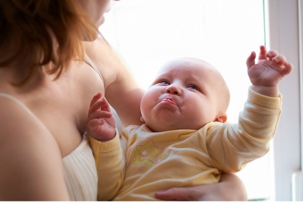 Τι είναι η απόρριψη μαστού; Γιατί τα μωρά δεν θέλουν να πιπιλίσουν;