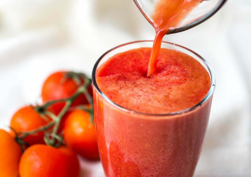 ένα ποτήρι χυμό ντομάτας καθαρίζει τη φλεγμονή στο σώμα