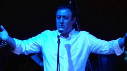 Türkücü Mahmut Tuncer τραγούδησε ροκ