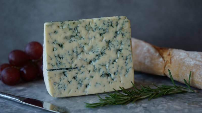 Τι είναι το τυρί roquefort και πώς καταναλώνεται; Ποιες είναι οι περιοχές χρήσης του τυριού roquefort;