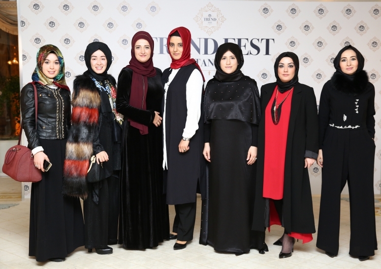 Σχεδιαστές γυναικείων σχεδιαστών μόδας για τις γυναίκες από το Χαλέπ