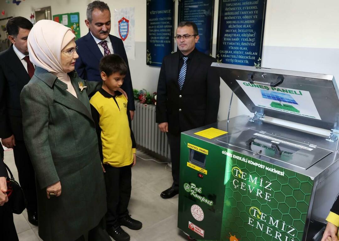 Η Emine Erdoğan έλεγξε τις πρακτικές μηδενικών αποβλήτων του Δημοτικού Σχολείου Ostim