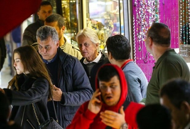 Ο Μάικλ Ντάγκλας ταξίδεψε στην Αρχαία Πόλη της Έφεσης με τα παιδιά του!