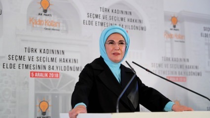 Η Πρώτη Κυρία Ερντογάν παρακολούθησε την Ημέρα των Δικαιωμάτων των Γυναικών