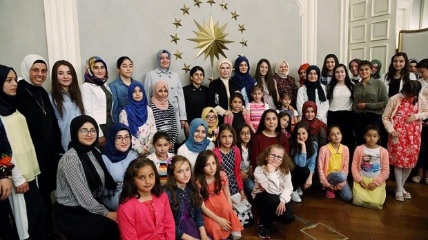 Με το κάλεσμα της Πρώτης Κυρίας Ερντογάν, 8 υπουργεία ανέλαβαν δράση για τα παιδιά!