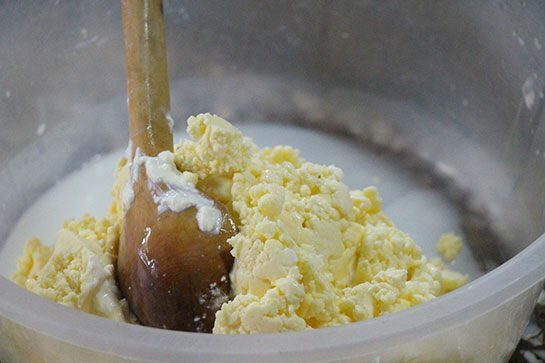Πώς να φτιάξετε βούτυρο από νωπό γάλα στο σπίτι; Η ευκολότερη παραγωγή βουτύρου